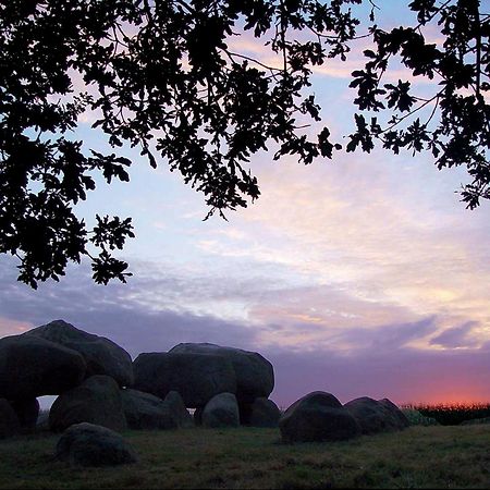 The Barnyard Bed & Breakfast Balinge Екстериор снимка